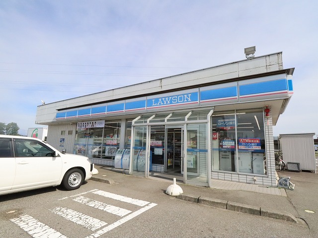 コンビニ　ローソン（コンビニ）まで740m