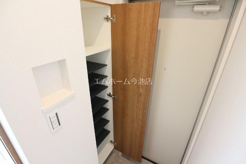玄関　玄関（シューズボックス付）同仕様写真
