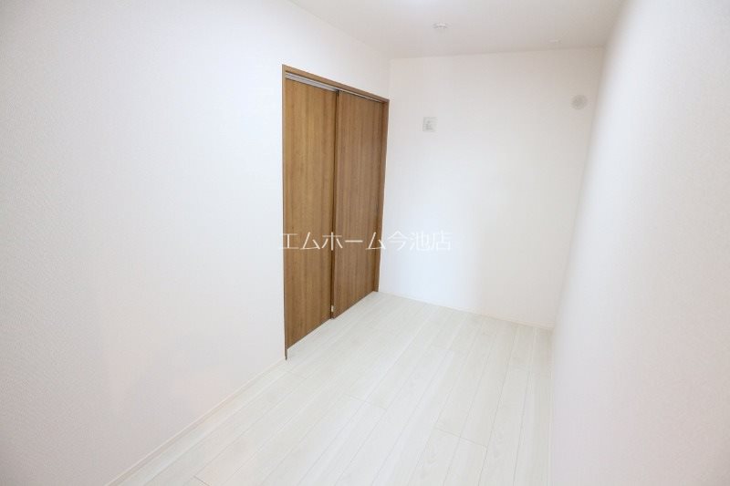 その他部屋・スペース　洋室4.5帖　クローゼット（収納スペース充実しています）同仕