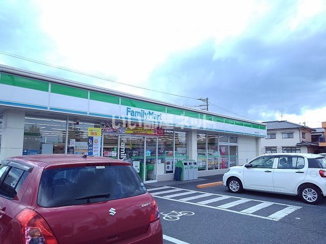 コンビニ　ファミリーマート福山曙５丁目店（コンビニ）まで216m