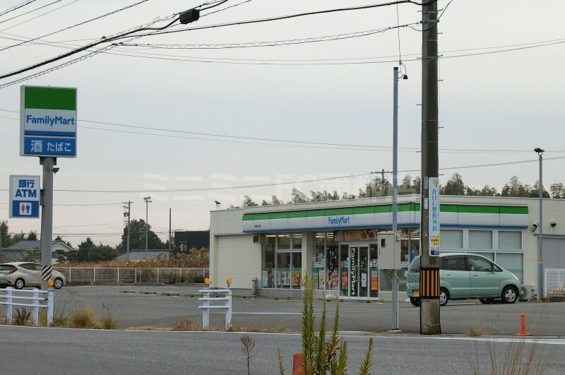 コンビニ　ファミリーマート幸田町大草店（コンビニ）まで680m