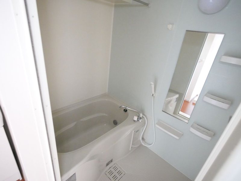 バス・シャワールーム　シャワー・追い焚き給湯