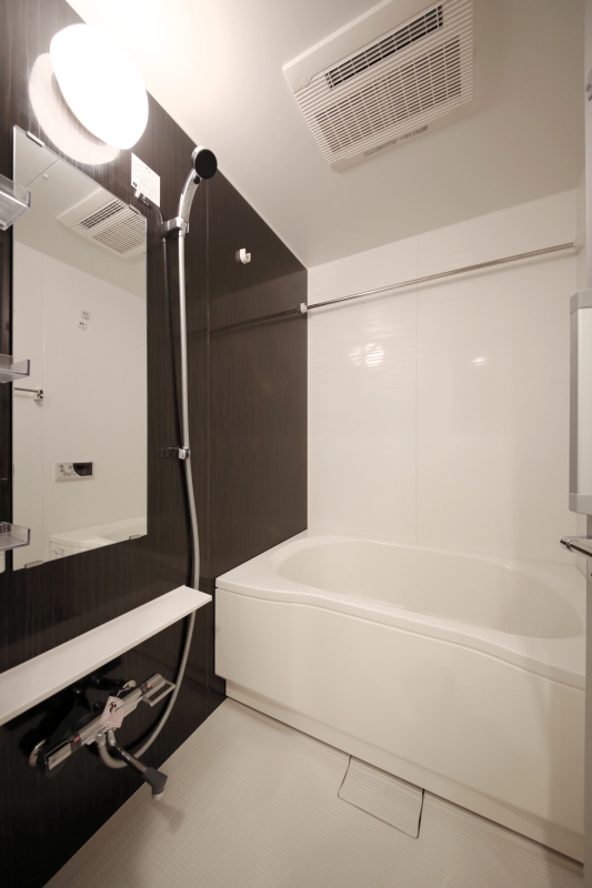 バス・シャワールーム　浴室乾燥機付バスルーム