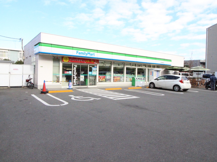 コンビニ　ファミリーマート 世田谷粕谷店（コンビニ）まで281m
