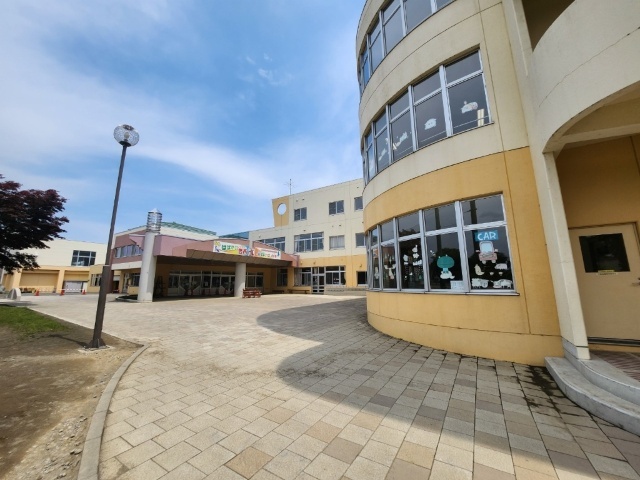 小学校　帯広市立啓西小学校（小学校）まで1053m