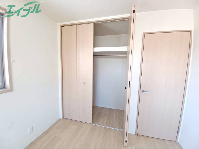 収納　同型参考写真