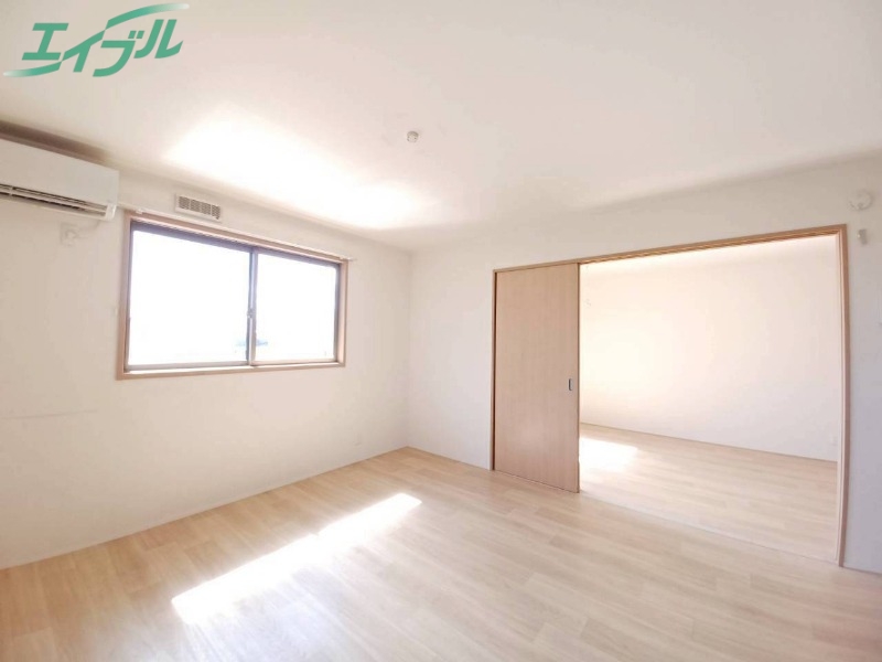 居室・リビング　同型参考写真