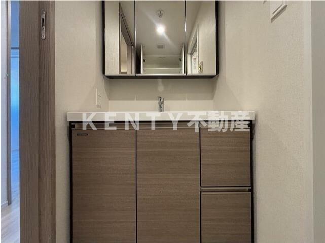 洗面設備　スペースが確保できる洗面所です