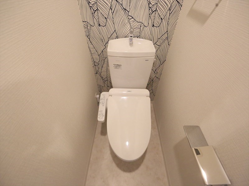 トイレ　温水洗浄暖房便座付トイレ