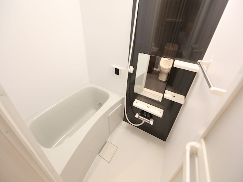 バス・シャワールーム　追い焚き・オートバス機能付お風呂