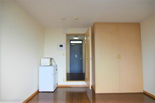 玄関　※2.3階カーペット敷