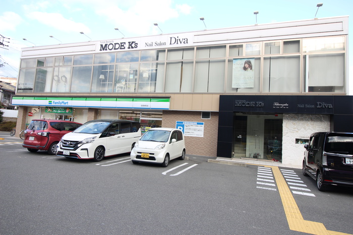 コンビニ　ファミリーマート（コンビニ）まで40m