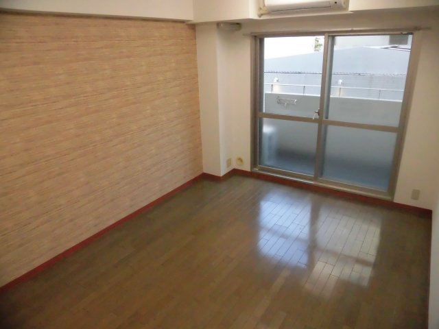 居室・リビング　エアコン付きで初期費用を抑えたい方にもおすすめです。