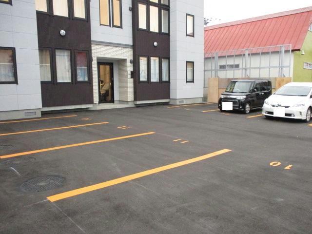 駐車場　駐車場