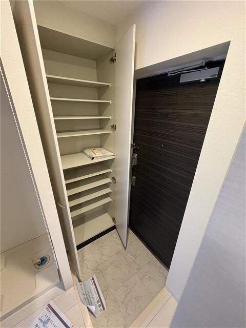 収納　シューズボックス