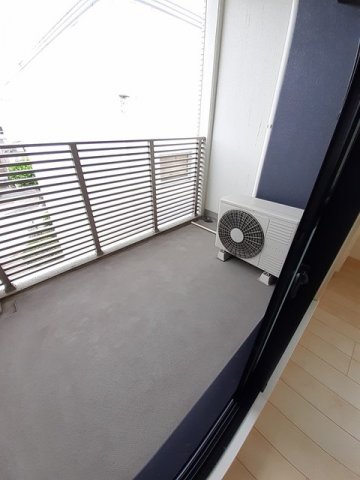 バルコニー　陽当たり良好なバルコニーです