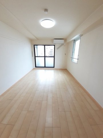 居室・リビング　ゆったり過ごせる居間です