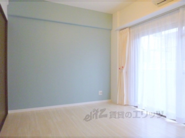 居室・リビング　明るいお部屋です