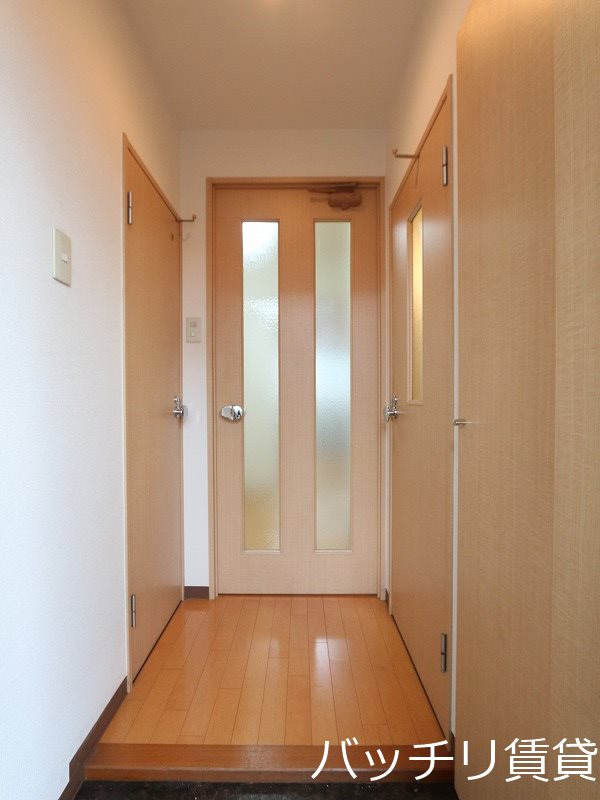玄関　別号室の為、現状優先