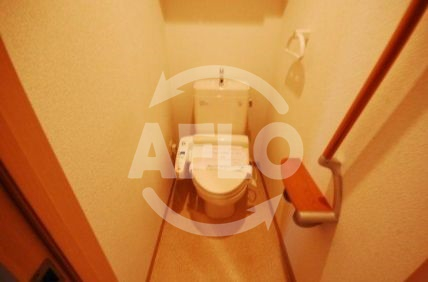 トイレ　シェーンブルン　温水暖房洗浄便座