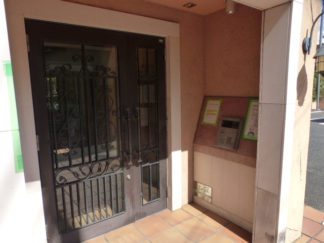 エントランス　オートロック付