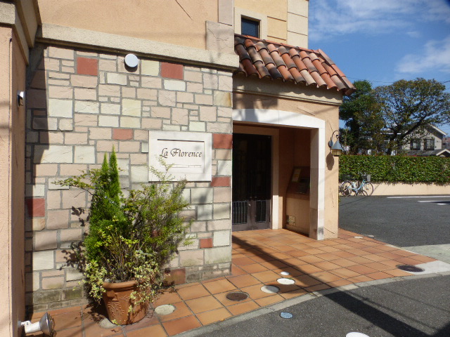 その他共有部分　お洒落な外観　レンガ調の外壁