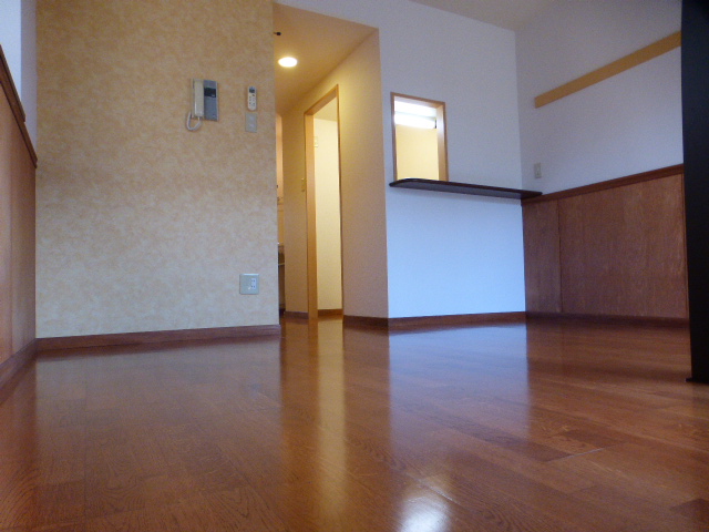 その他部屋・スペース　洋室　バルコニー側より撮影