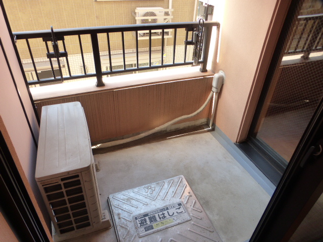 バルコニー　奥行ワイドなバルコニー