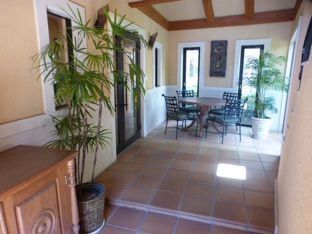 ロビー　お洒落なロビー空間