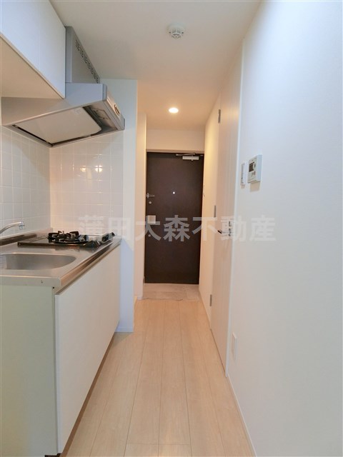 その他部屋・スペース　洋室入口から見たキッチン、玄関