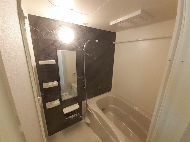 バス・シャワールーム　ゆったり過ごせるお風呂です