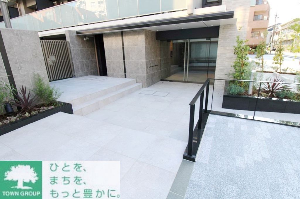 エントランス　部屋探しは株式会社　タウンハウジング　までお気軽にお問合せ…