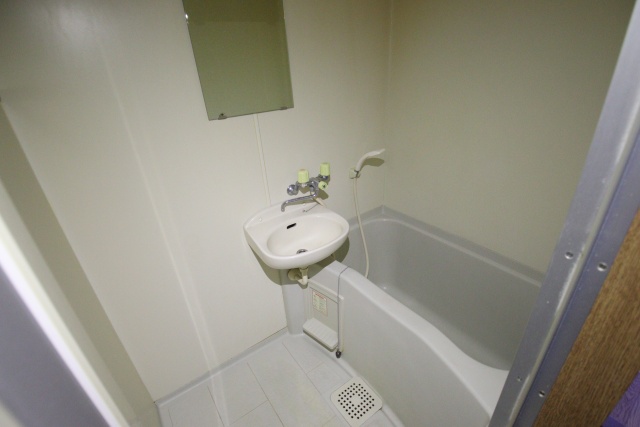 バス・シャワールーム　別室の参考写真です。※現況優先