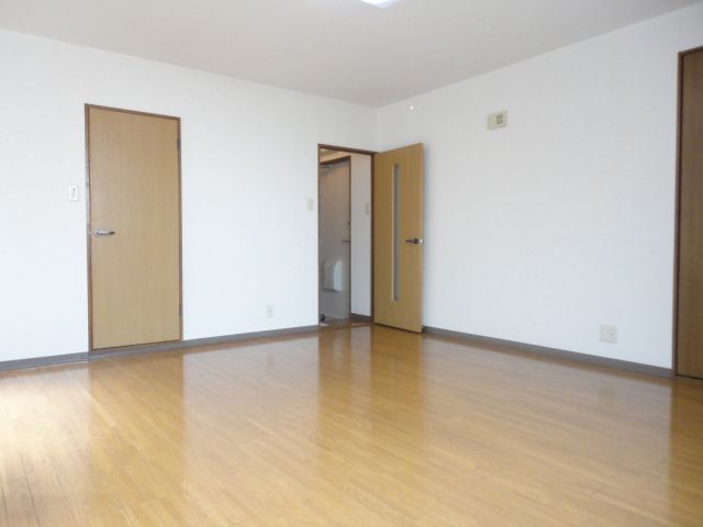 居室・リビング　開放感のある広い洋室