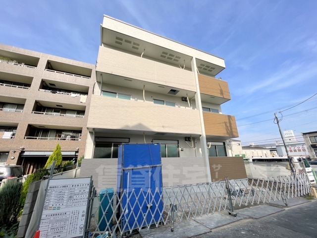 建物外観　建築中