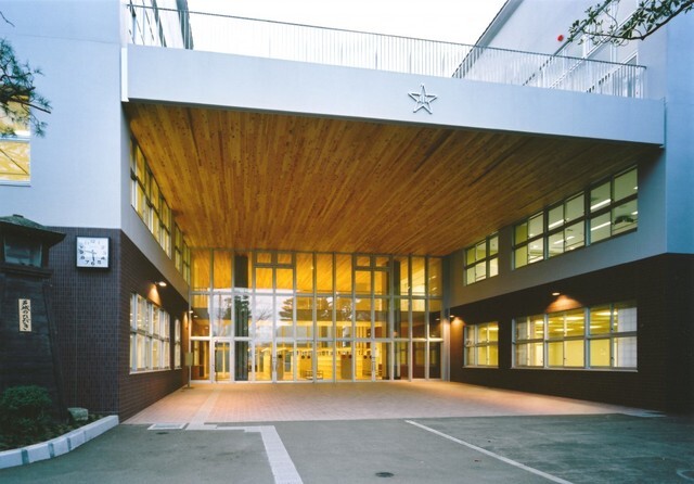 小学校　芦城（小学校）まで1500m