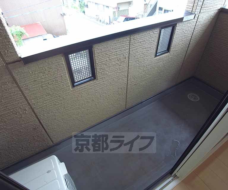 バルコニー　バルコニーは南向きで広々しています