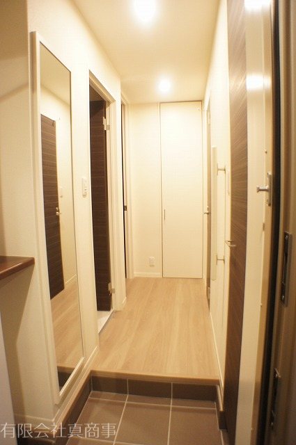GROWILL立川IIの玄関写真