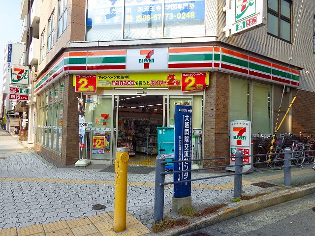 コンビニ　セブンイレブン（コンビニ）まで668m