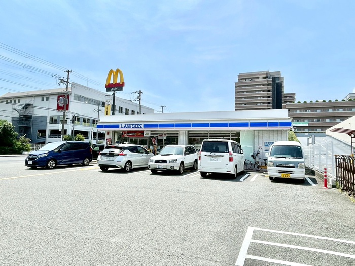 コンビニ　ローソン（コンビニ）まで610m