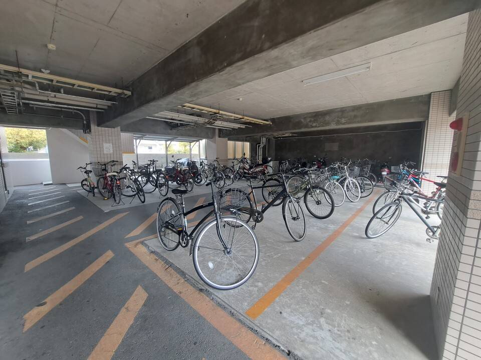 駐車場　駐輪場