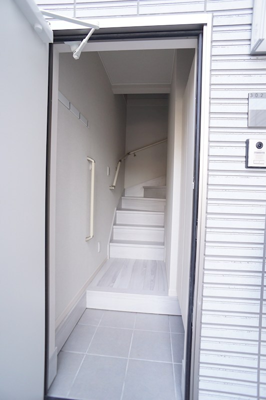 玄関　ゆったりとした玄関スペースです♪