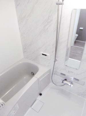 バス・シャワールーム　★浴室乾燥機・追焚機能付きバスルーム★