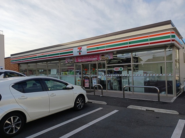 コンビニ　セブンイレブン松戸高塚店（コンビニ）まで300m