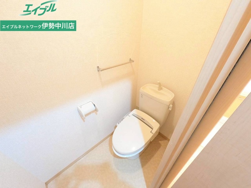 トイレ　同型参考写真