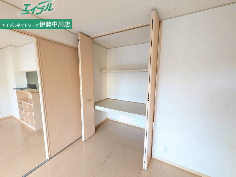 収納　同型参考写真