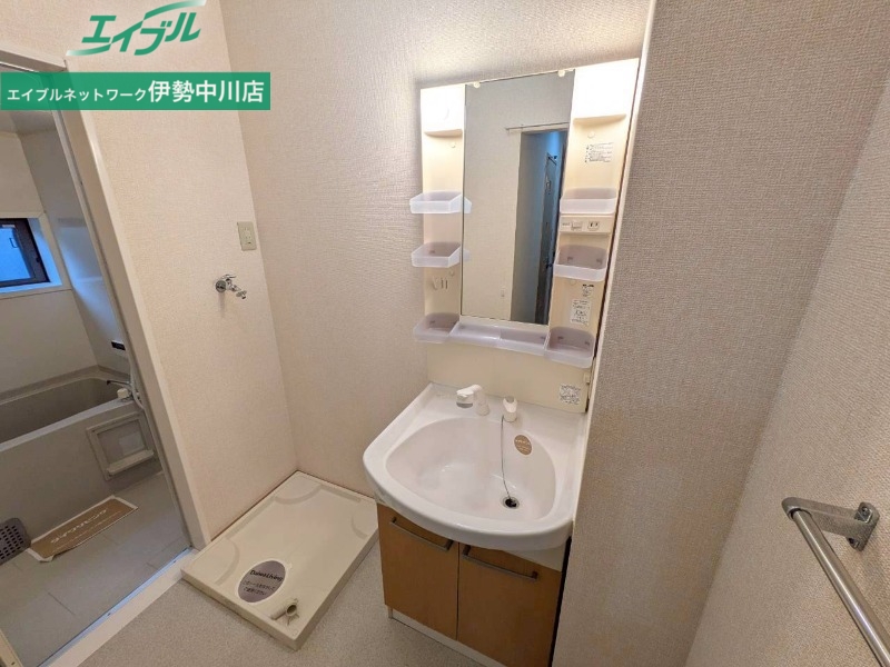 洗面設備　同型参考写真