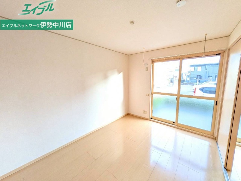 居室・リビング　同型参考写真