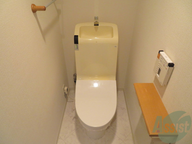 トイレ　こちらはトイレです。清潔感があり、安心して使用できます。
