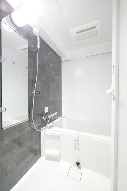 バス・シャワールーム　?